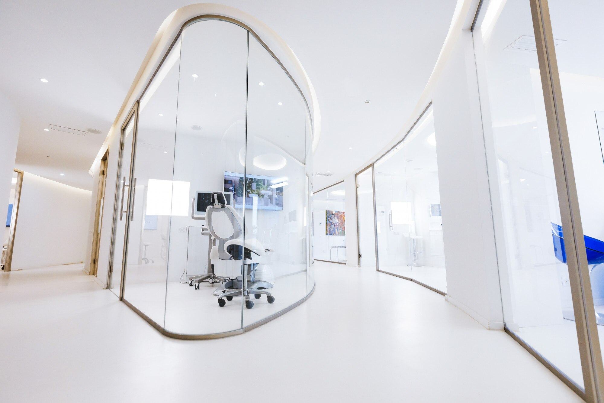 Intérieur lumineux d’un cabinet dentaire